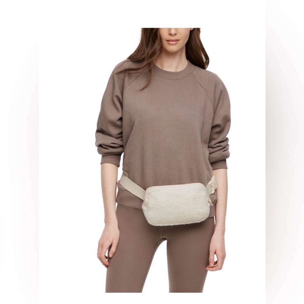GapFit Unisex Off White Belt Bag Crossbody Bag. NWT